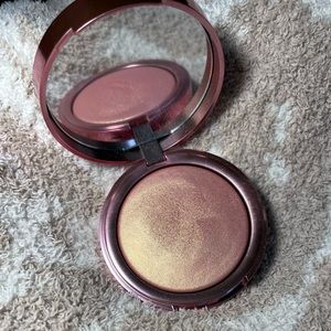 PAT MCGRATH HIGHLIGHTER